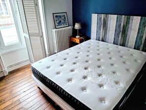 2 soverom og skrivebord