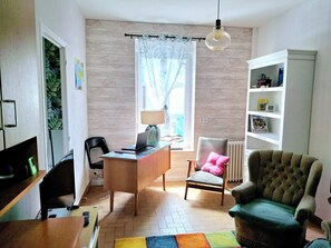 Interior - Warm and Authentic! The watchmaker’s house, downtown Crozon (Crozon)