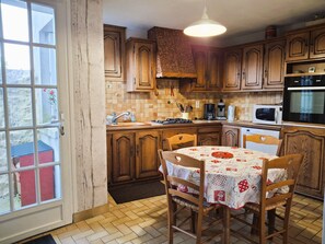 Dining - Warm and Authentic! The watchmaker’s house, downtown Crozon (Crozon)