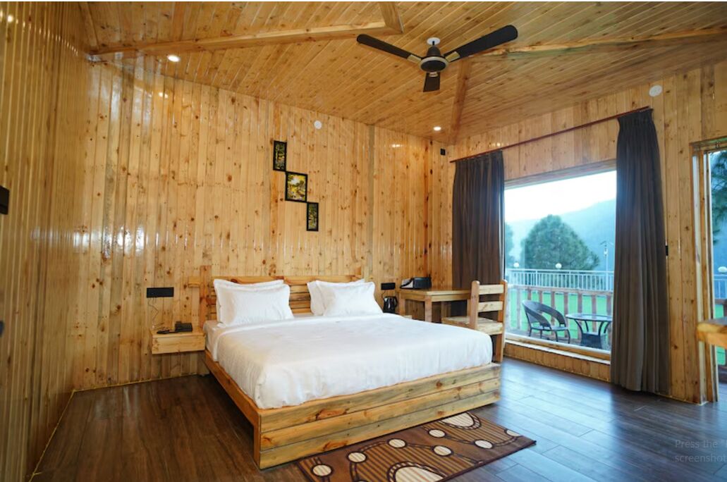 Deluxe Double or Twin Room, Mountain View | Egyptian cotton sheets, premium bedding, down duvets, memory-foam beds