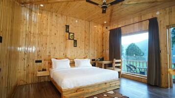 Deluxe Double or Twin Room, Mountain View | Egyptian cotton sheets, premium bedding, down duvets, memory-foam beds