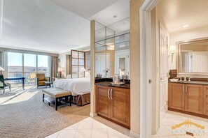 Desk, iron/ironing board, WiFi, bed sheets