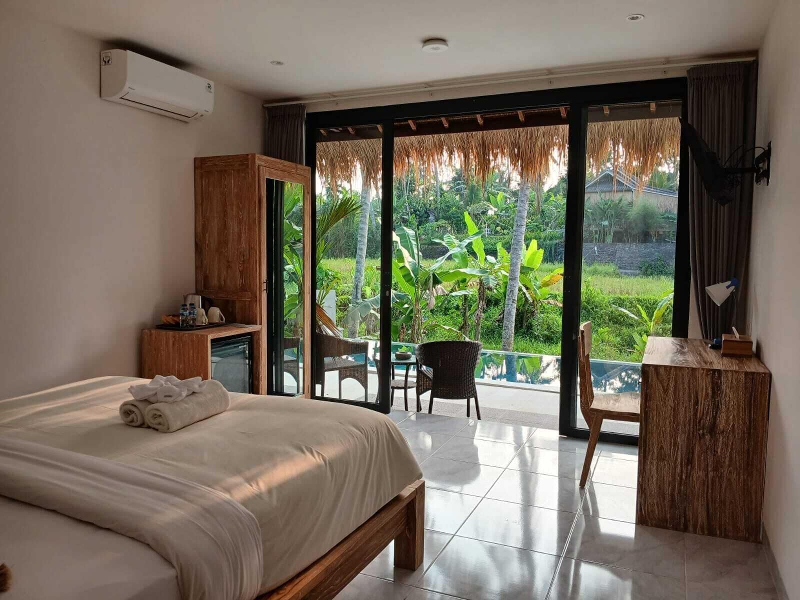 Sengetøy av topp kvalitet, dundyner, senger med overmadrass og minibar