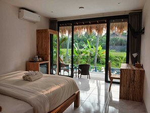 Sengetøy av topp kvalitet, dundyner, senger med overmadrass og minibar