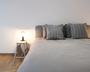 1 bedroom, desk, iron/ironing board, WiFi