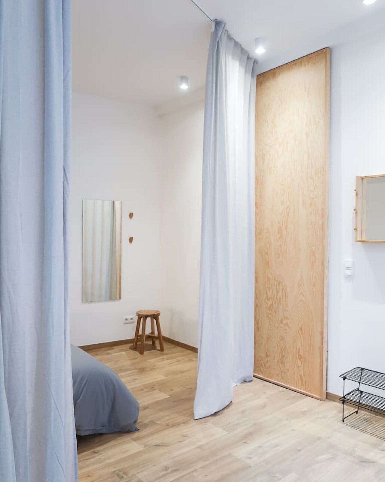 1 bedroom, desk, iron/ironing board, WiFi