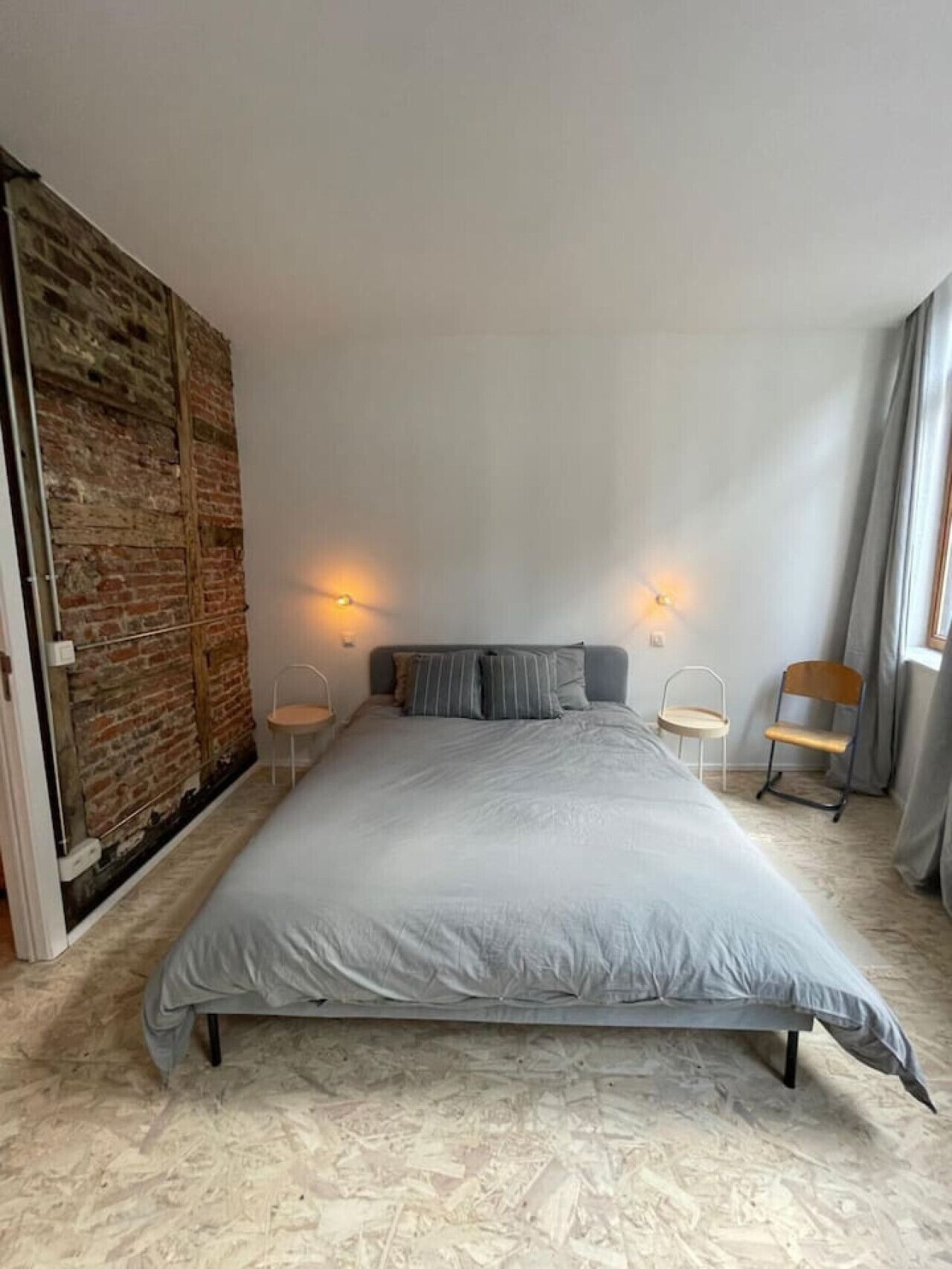 3 slaapkamers, een bureau, een strijkplank/strijkijzer, wifi