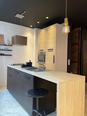 Mikrowelle, Ofen, Herdplatte, Geschirrspüler