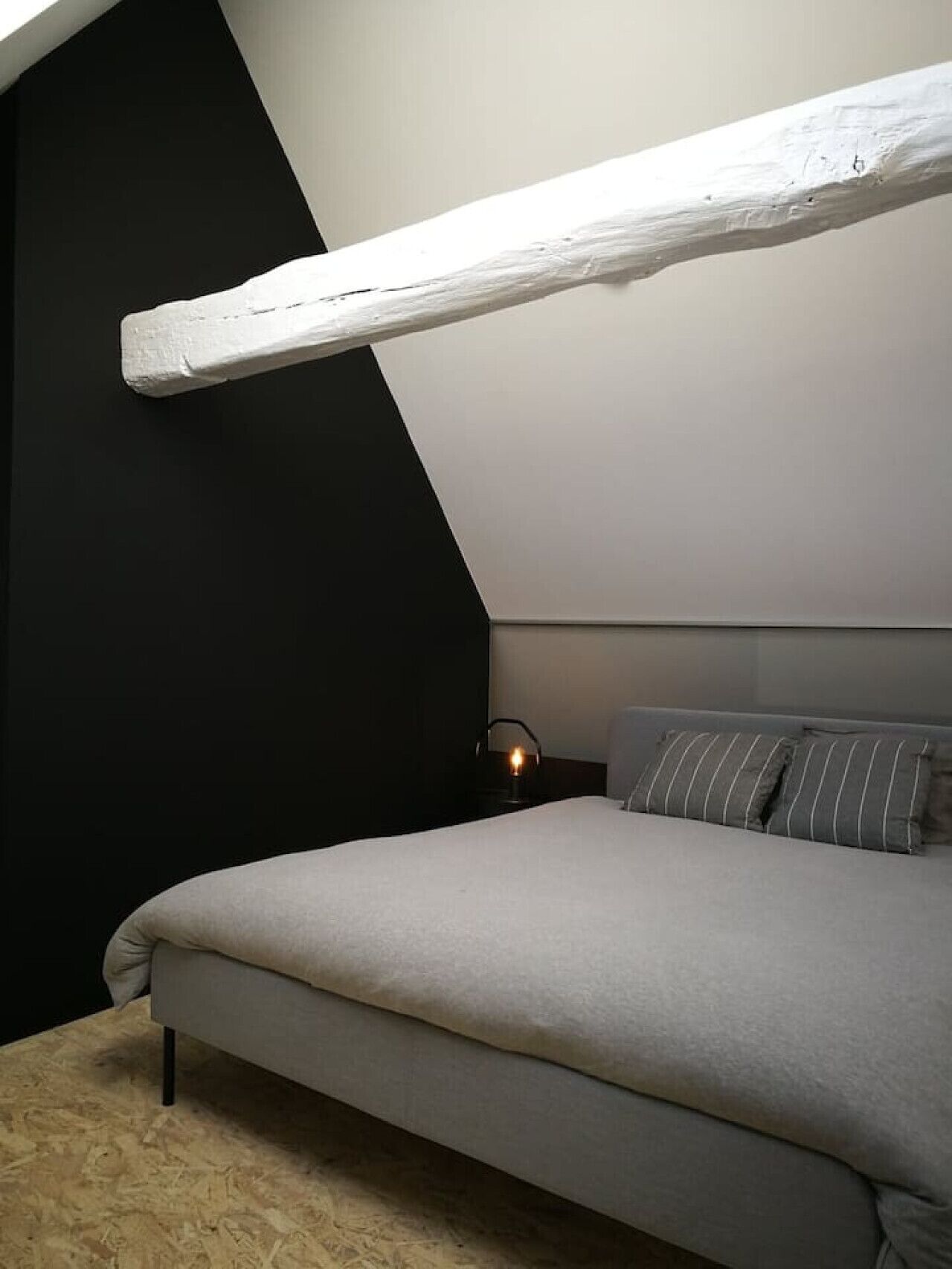 1 slaapkamer, een strijkplank/strijkijzer, wifi, beddengoed