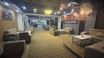 Spécialités Cuisine locale et internationale