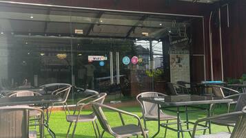 Spécialités Cuisine locale et internationale