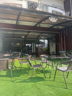 Spécialités Cuisine locale et internationale