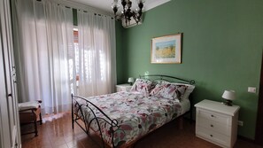2 Schlafzimmer, Bügeleisen/Bügelbrett, Reisekinderbett, WLAN