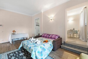 Family Apartment, Multiple Bedrooms, Mountainside (Little Mermaid of Stresa Pet Friendly) | 1 bedroom, bed sheets - Little Mermaid of Stresa Pet Friendly (Stresa)