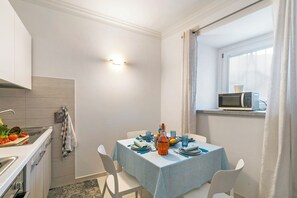 Familie appartement, meerdere slaapkamers (Little Mermaid of Stresa Pet Friendly) | Dineren