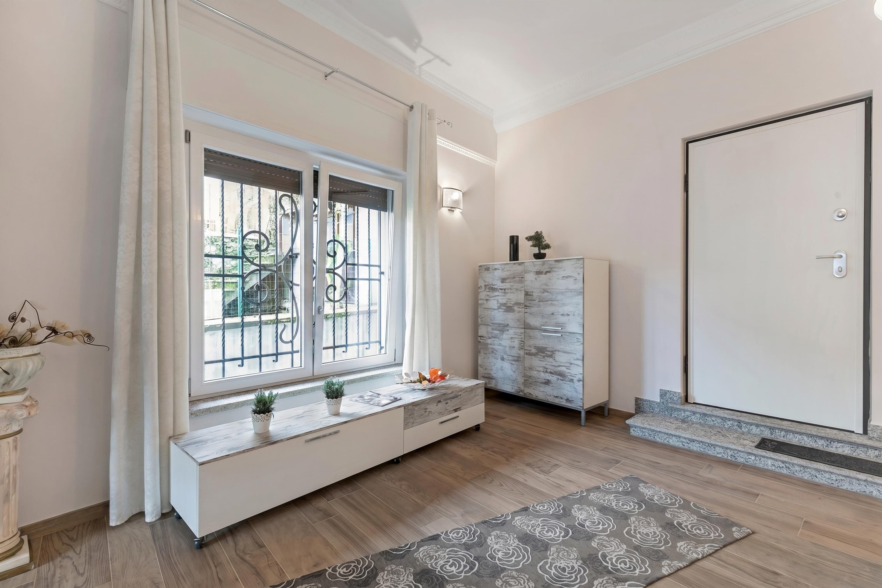 Standard Apartment, 1 Bedroom, Microwave, Mountainside (Blue Mermaid of Stresa Pet Friendly) | Interior