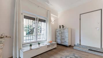 Standard Apartment, 1 Bedroom, Microwave, Mountainside (Blue Mermaid of Stresa Pet Friendly) | Interior