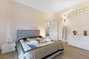 1 bedroom, bed sheets - Blue Mermaid of Stresa (Stresa)