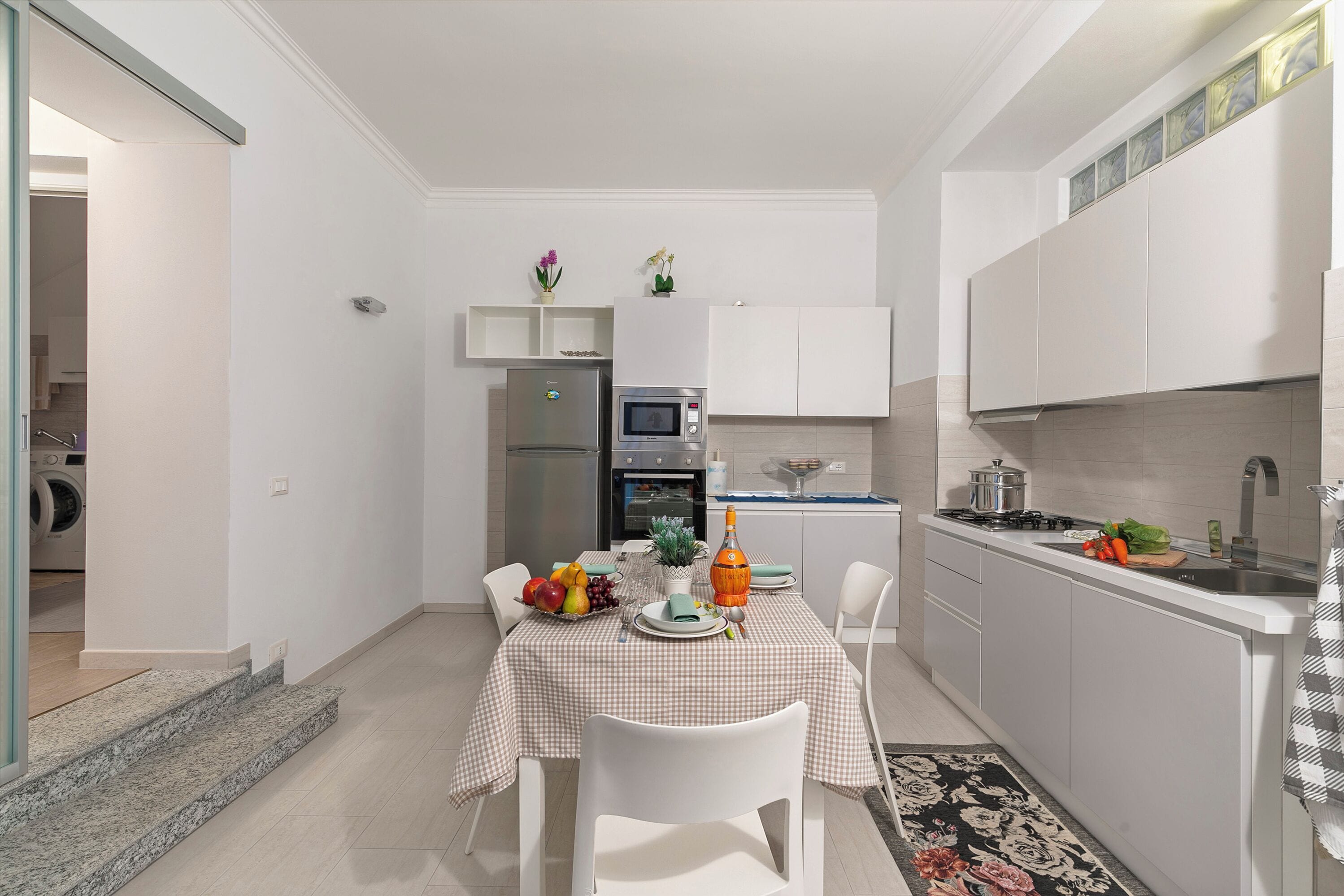 ตู้เย็น, ไมโครเวฟ, เตาอบ, เตาประกอบอาหาร