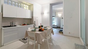Appartement Standard, 1 chambre, four à micro-ondes, côté montagne (Blue Mermaid of Stresa) | Cuisine privée