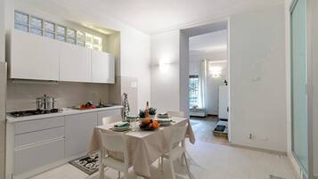 Standard Apartment, 1 Bedroom, Microwave, Mountainside (Blue Mermaid of Stresa Pet Friendly) | Private kitchen
