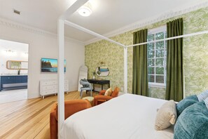 6 chambres, bureau, fer et planche à repasser, lit parapluie