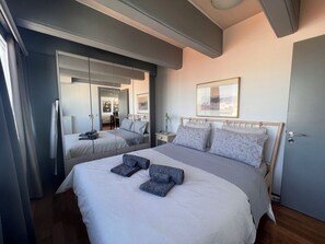 奢华公寓, 城市景观 | 办公桌、笔记本电脑工作区、熨斗/熨衣板、免费 WiFi