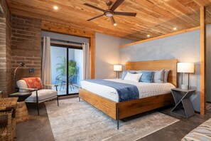 3 habitaciones, escritorio, tabla de planchar con plancha y wifi gratis