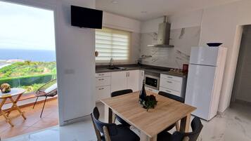 Refrigerador, microondas, horno, cafetera/tetera