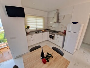 Frigorifero, microonde, forno, macchina per tè/caffè