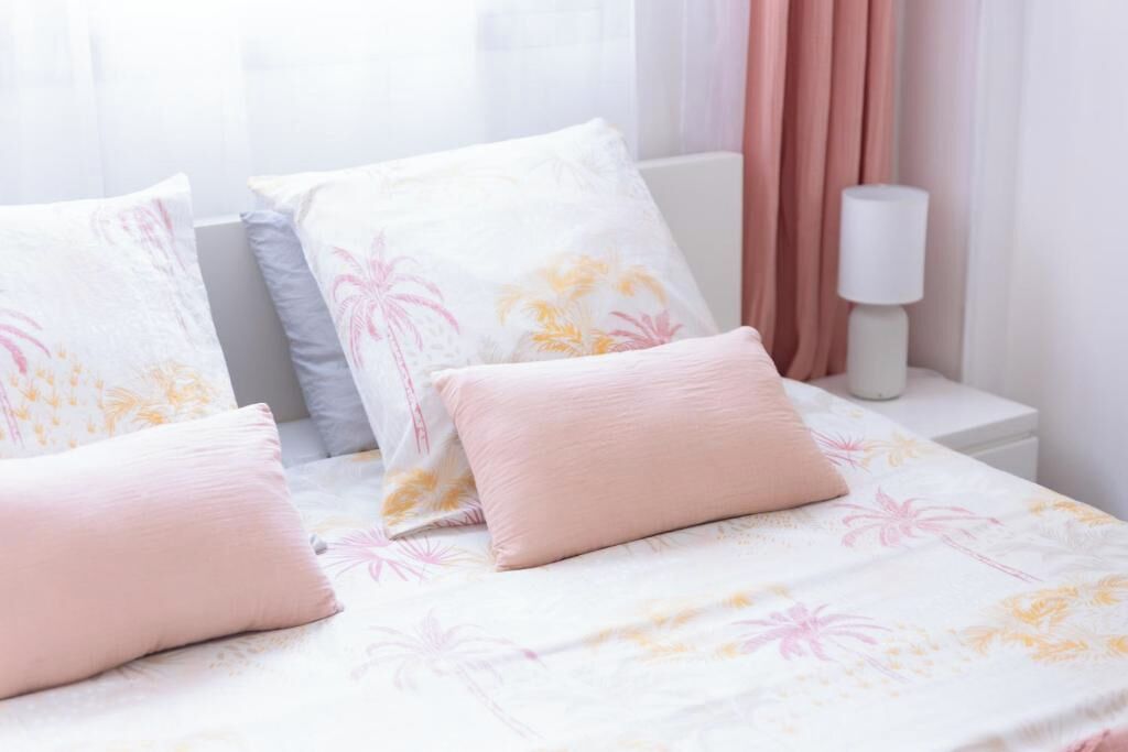 3 bedrooms, in-room safe, iron/ironing board, free WiFi