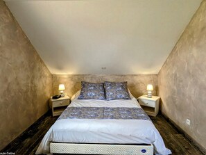 3 bedrooms, free WiFi, bed sheets