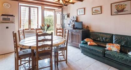 Chambres avec salle d'eau privative, petit-déjeuner et terrasse à Melin