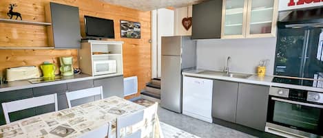 Fridge, microwave, dishwasher, toaster