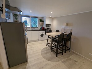 Fridge, microwave - Cozy studio with terrace near Epinal, parking included (Dinozé)