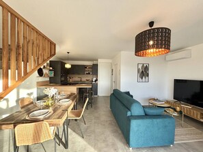 Dining - Duplex with terrace, air conditioning, Wi-Fi, parking, near beach in Cargèse (Cargèse)