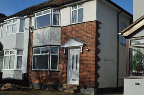 House | Exterior detail - Colindale/sleeps7/privategarden/3br/freeparking/ (Edgware)