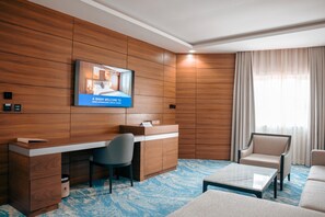 Premium bedding, minibar, in-room safe, desk - Swiss International Rancho Valeria (Warri)