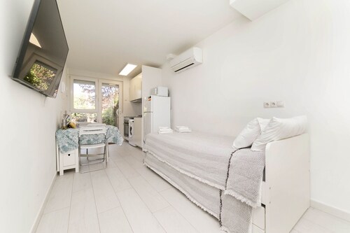 Private garden apartment