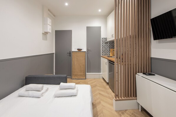 1 bedroom, WiFi, bed sheets