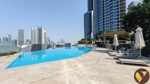 Outdoor pool - Boulevard Point with &Burj Fountain View (Dubai)