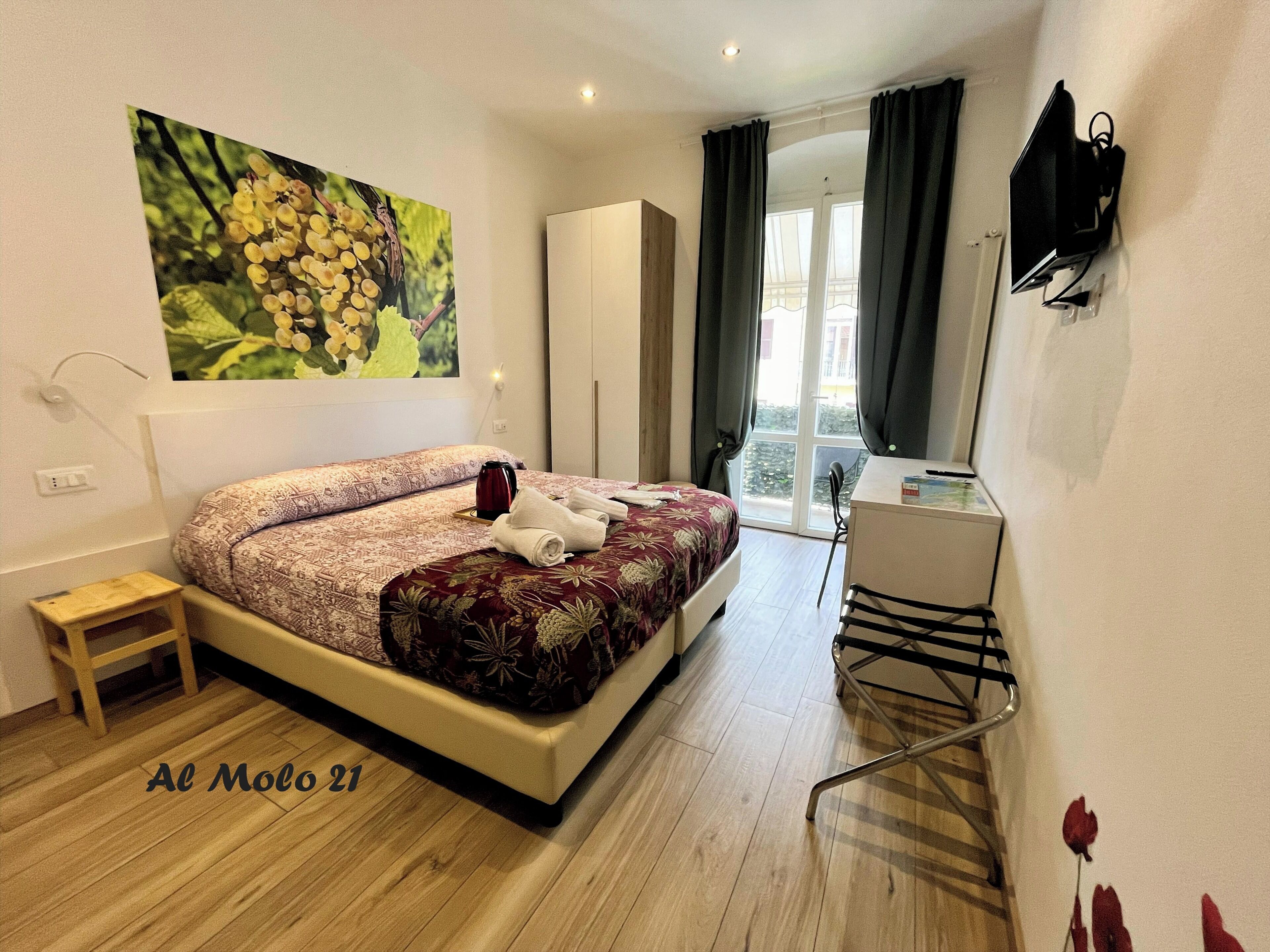 Luxury Double or Twin Room, City View | Down comforters, in-room safe, individually decorated