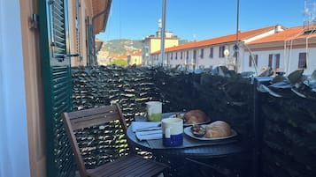 Habitación de lujo con 1 cama matrimonial o 2 individuales, vista a la ciudad | Vista a la ciudad