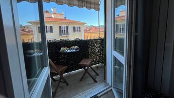 Chambre Luxe Double ou avec lits jumeaux, vue ville | Balcon