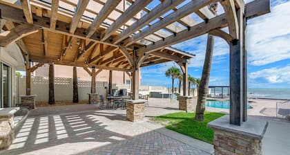 Infinity Tides - Direct Ocean Front Pool House