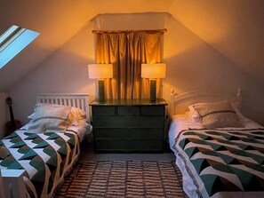 3 bedrooms, desk, iron/ironing board, travel cot