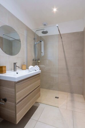 Hair dryer, towels