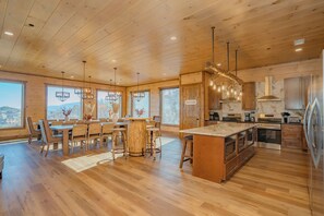 Fridge, microwave, oven, stovetop - RoofTSumLo: Views! POOL, Sky Lounge/Deck, Theater, Games, HotTub, Wifi, Fire Pit (Gatlinburg)