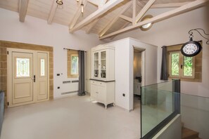 Interior - Villa Antonousa - Heated Pool & Stunning Outdoors (FP9G+H9 Kera, Greece)