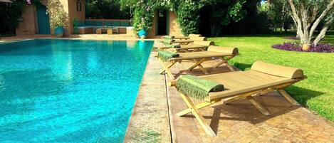 Piscine extérieure, piscine chauffée